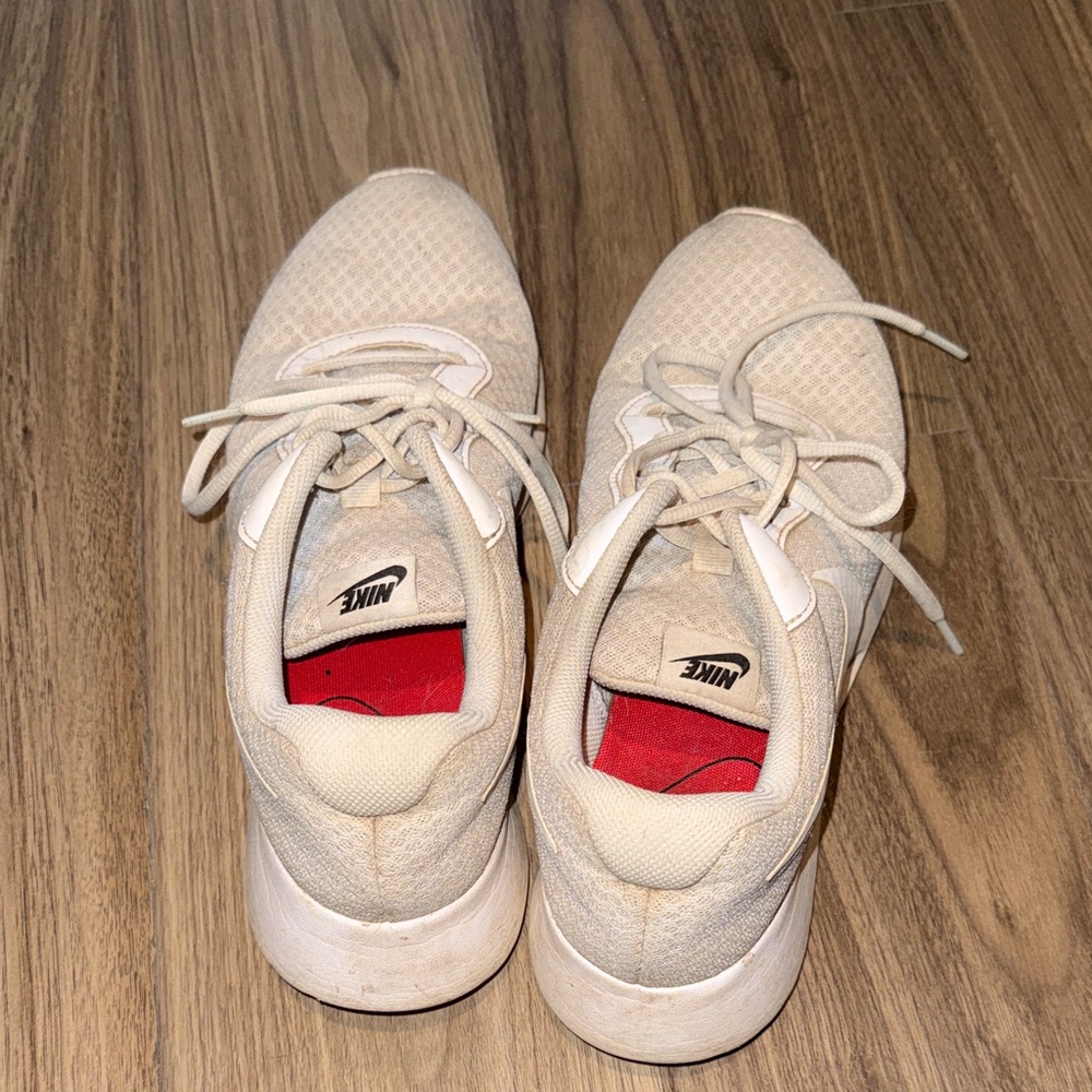 Nike Roshe white Athletic Shoes